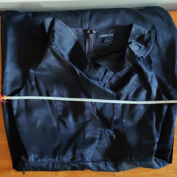 V-neck Ruffle Dress - Picture 3 of 3